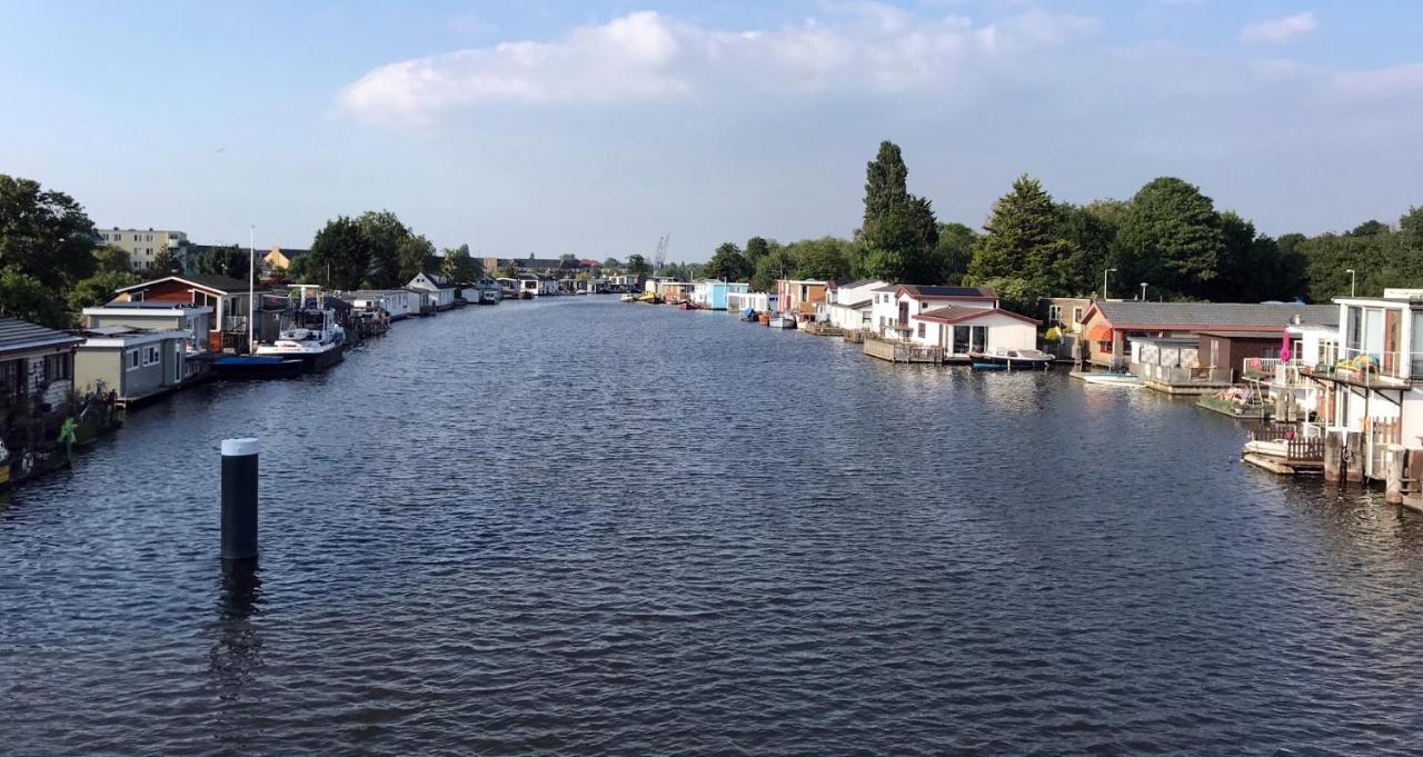 Houseboat Apartment With Water Terrace, Free Parking, Free Bikes & Fast Wifi Amsterdam Exteriér fotografie